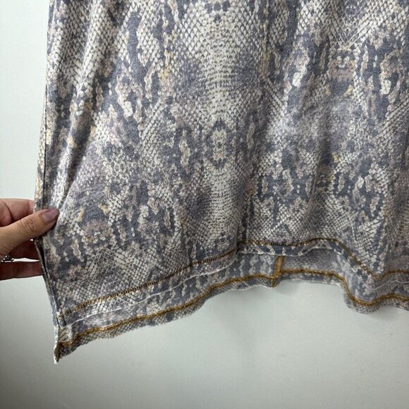 Free People We the Free Python Printed Tshirt Womens Gray Short Sleeve Snake PS - Picture 4 of 9